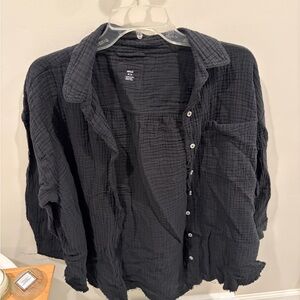Oversized Aerie Textured Black Button-Down Shirt Size Medium